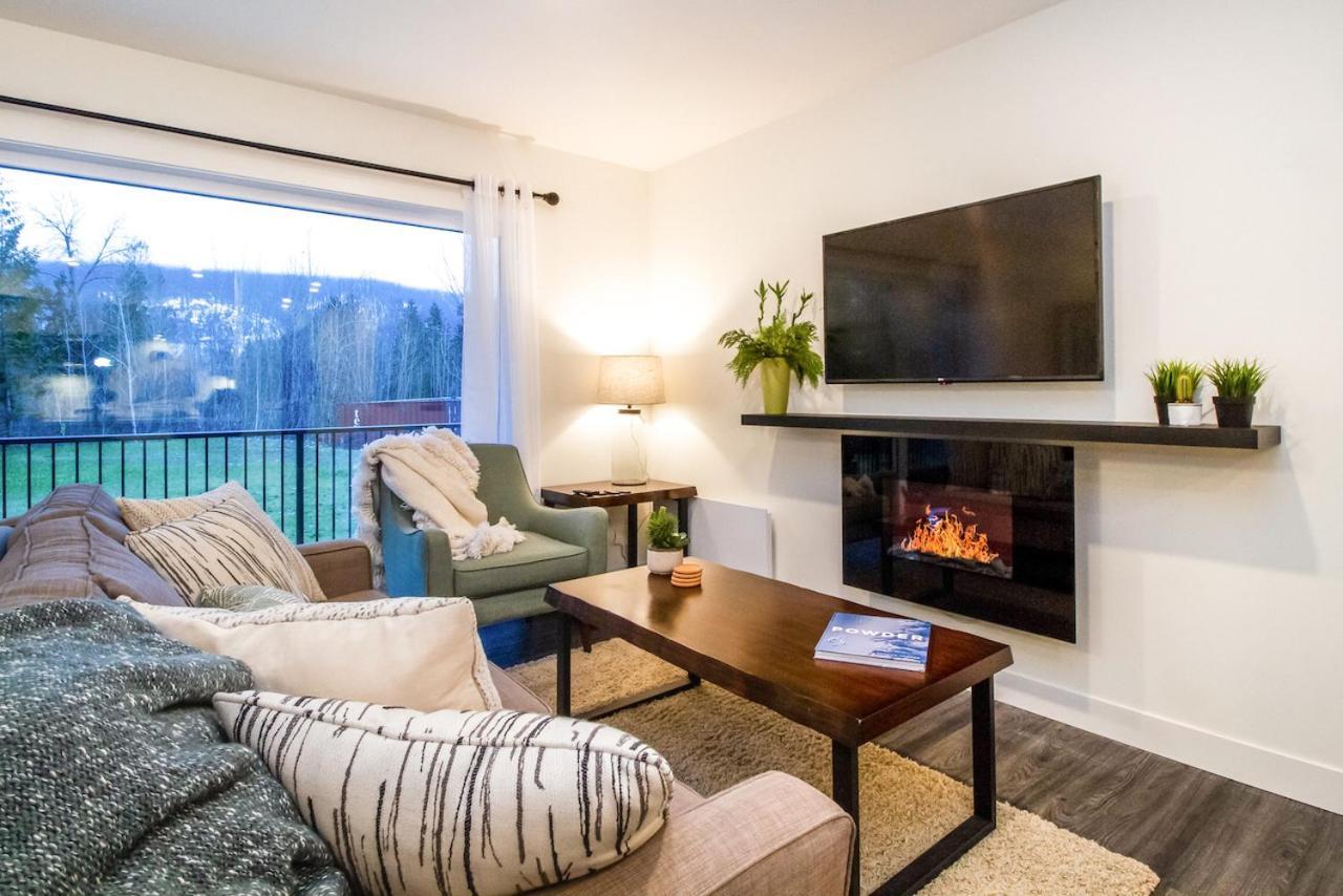 Апартаменты Revelstoke Retreat By Revelstoke Vacations Экстерьер фото